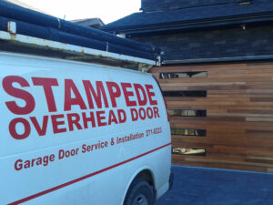 Stampede Overhead Door van